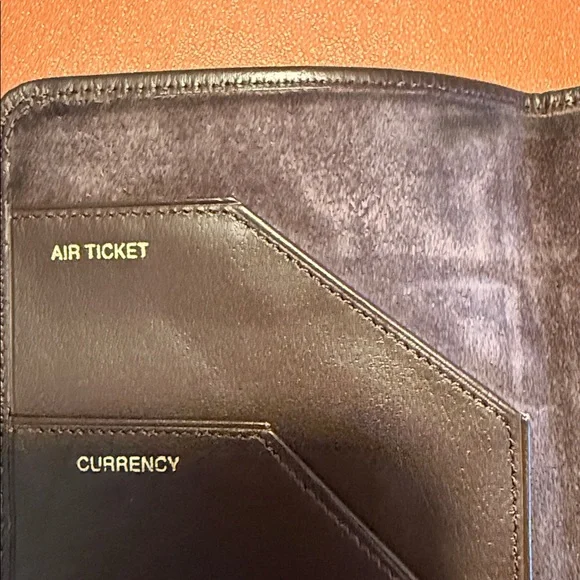 Leather Travel Wallet Organizer in Dark Brown - Picture 4 of 8
